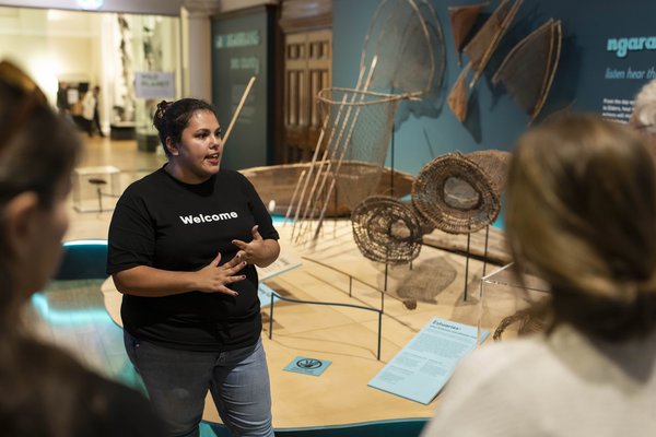 Waranara tour guide in the Garrigarrang Gallery